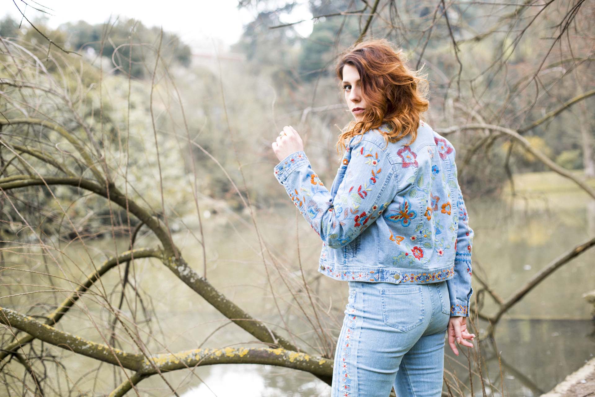 www.charliesugartow.com - Veste et jean denim brodé Buttes Chaumont 