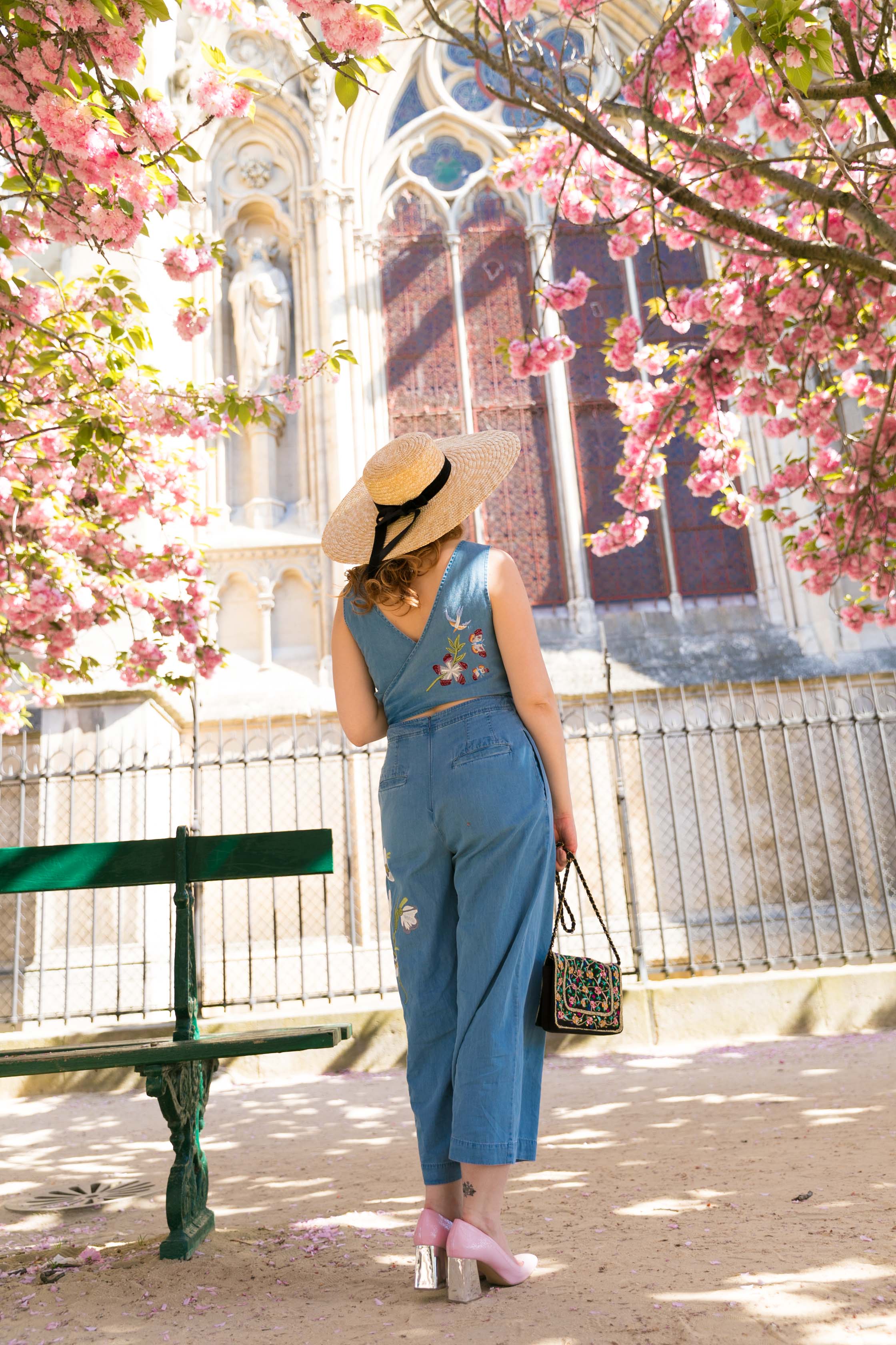 Combinaison denim brodée fleurs notre dame trench vintage framboise pin up retro