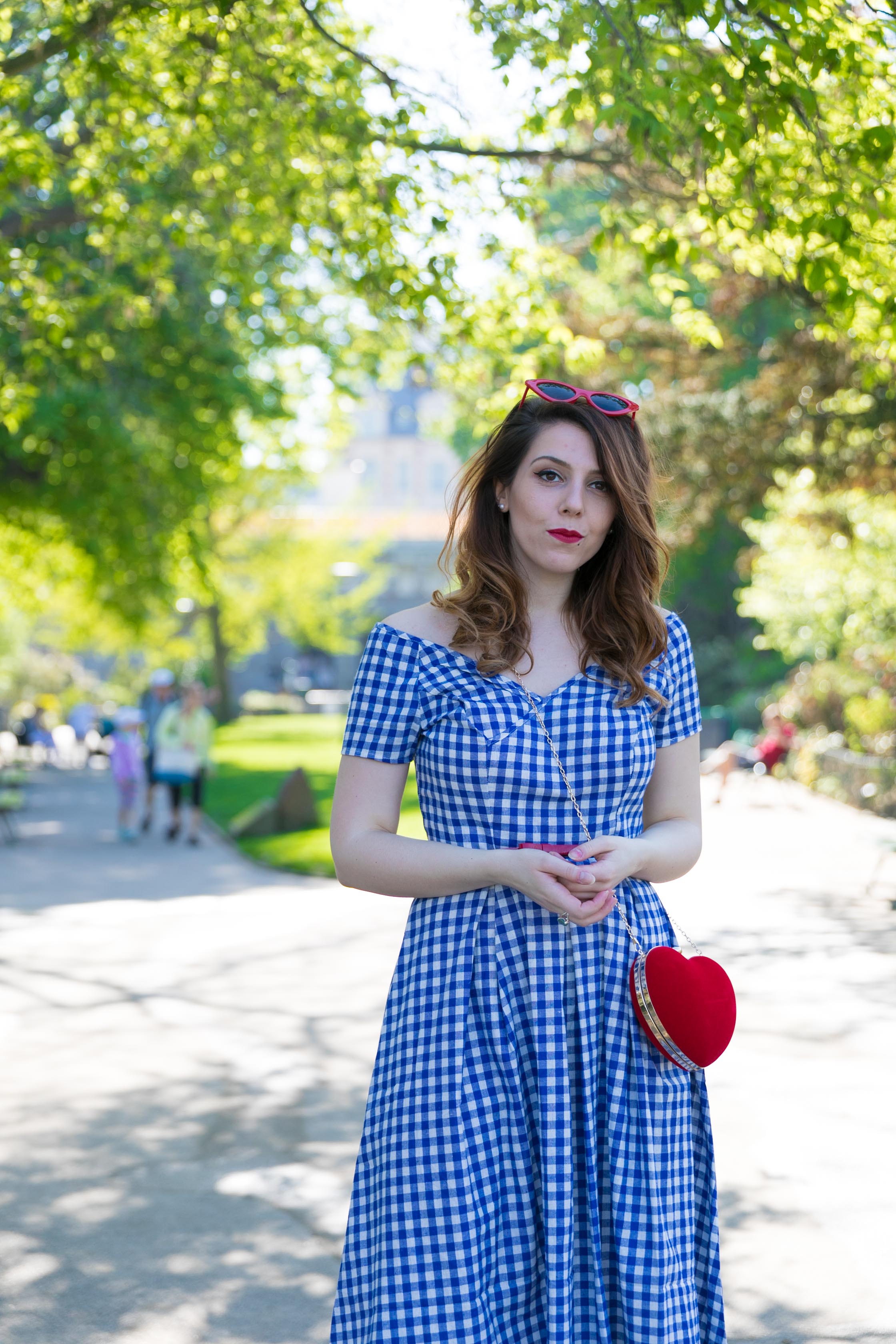 sac coeur rouge robe retro vichy bleue veste en jean tresse ile de la cite paris charlie sugar town