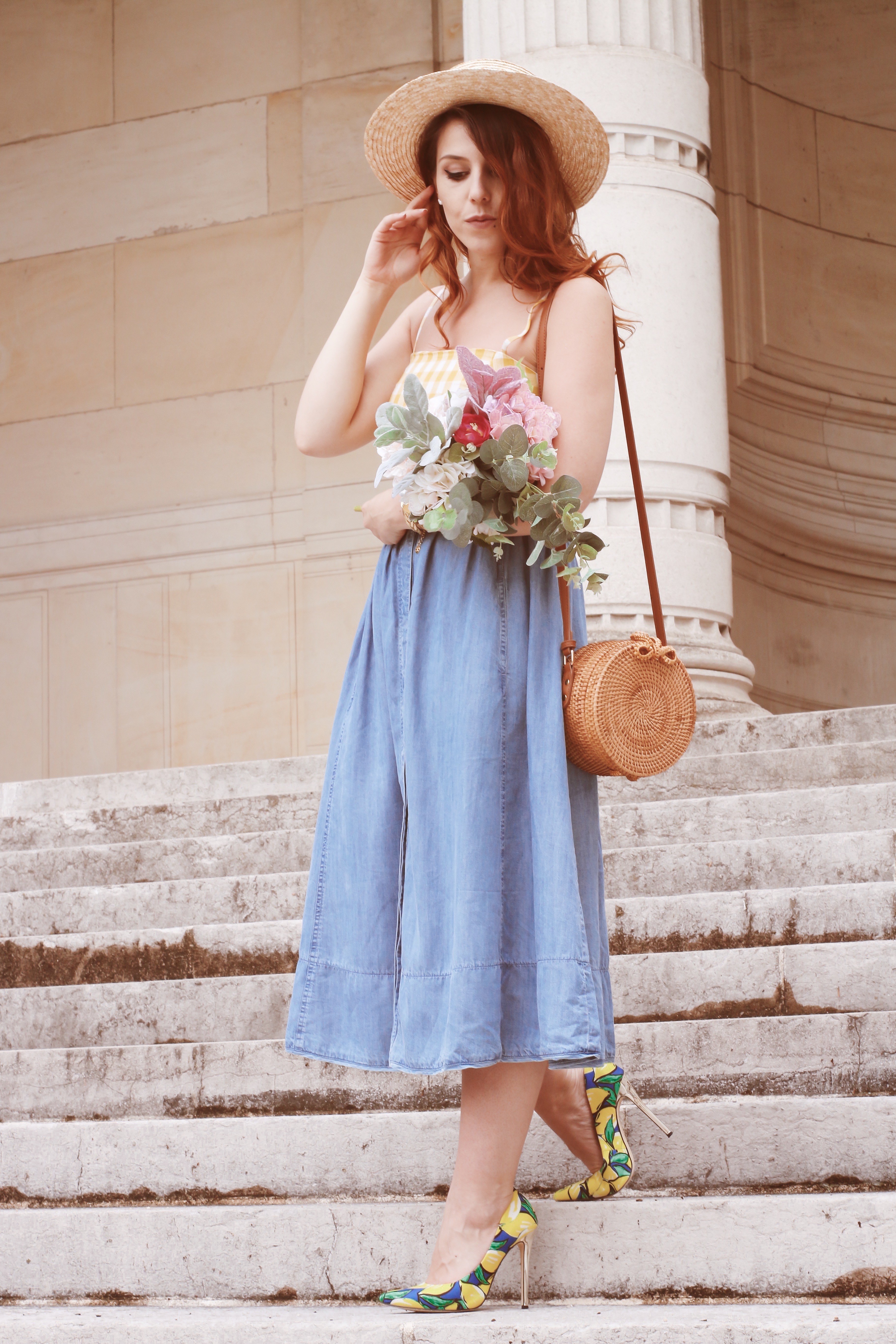 Tenue-retro-parisienne-jupe-denim-paul-and-joe-top-bershka-sac-rotin-musée-galliera-paris-charlie-sugar-town