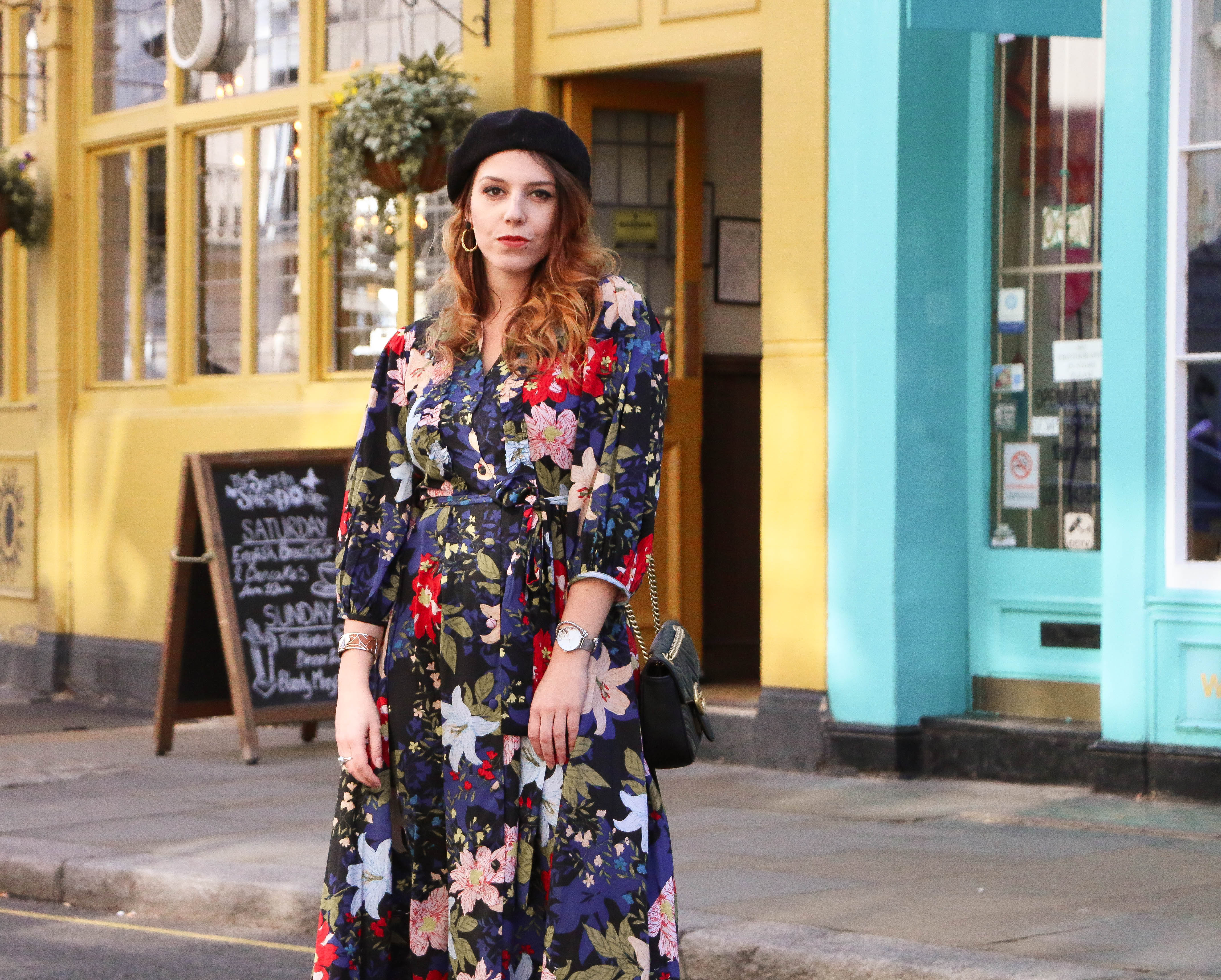 robe rétro 70's derhy imprimée fleurs voyage Londres Notting Hill Tower Brige St Paul blog rétro vintage Charlie sugar town