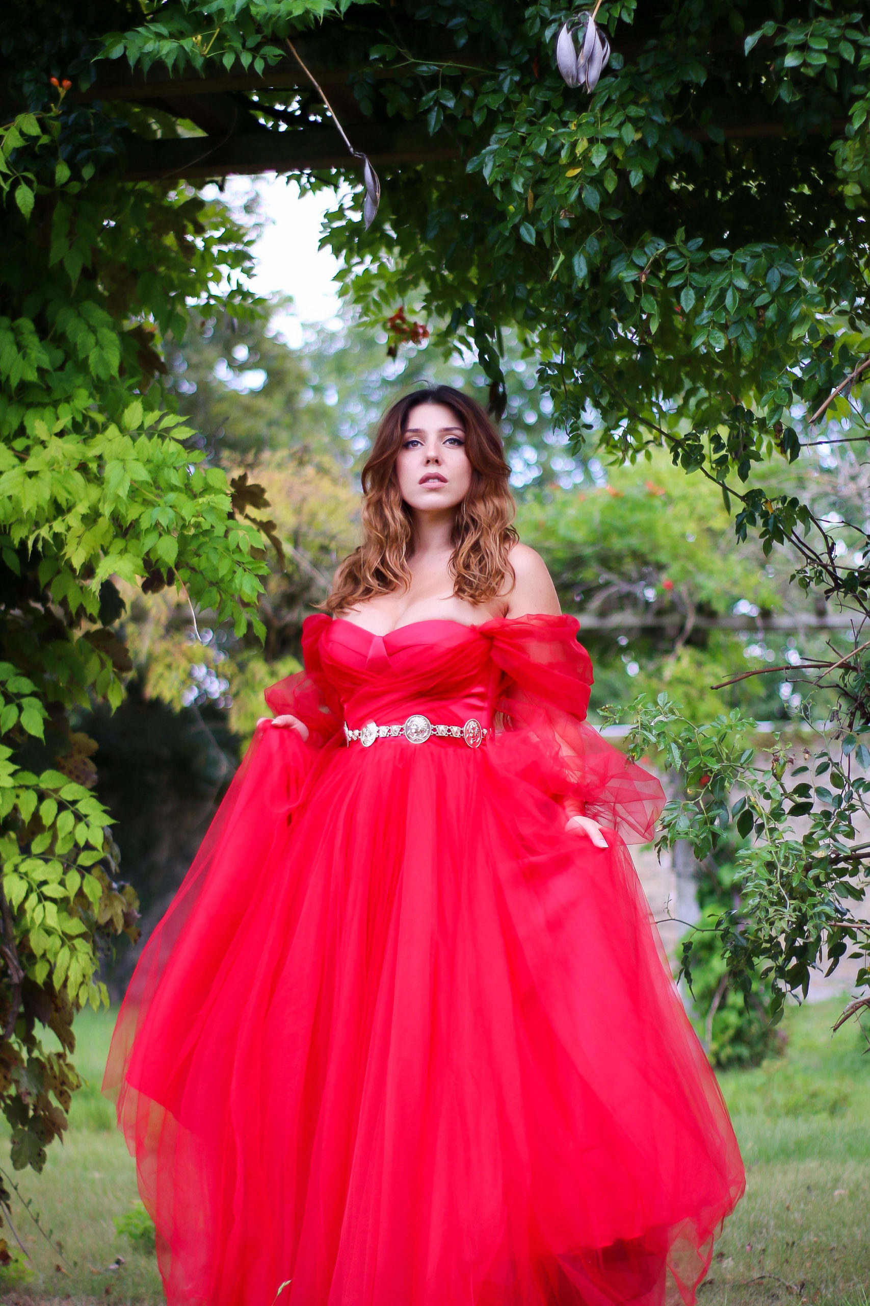 robe de bal rouge Ari Kosovo mode robe de cocktail robe de soirée 